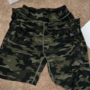 Alphalete size small camo joggers